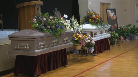 chloe bowlin|Families say final goodbyes to East Central High .